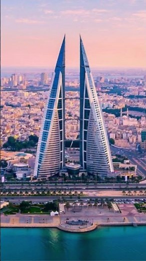 🌆The Iconic Tower with WIND POWER: Bahrain World Trade Center! #Bahrain #Architecture #wtd