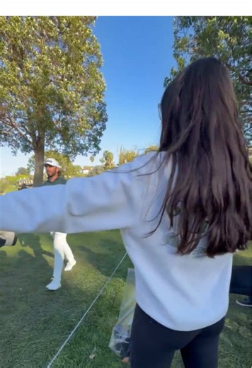 Max Homa's Hilarious High Five Moment