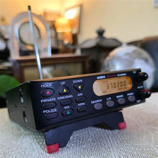 antique Trading | ‎جهاز استقبال لاسلكي Uniden Bearcat BC350A base يعمل على كهرباء 12 فولت محلية السعر 220 درهم‎ | Instagram