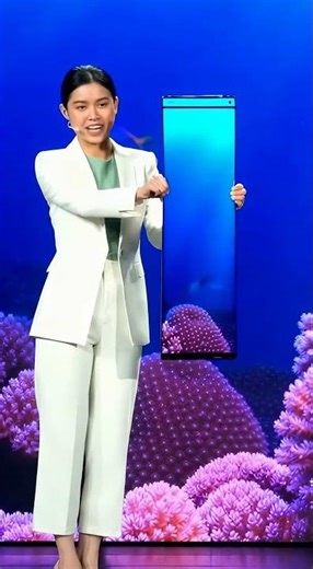 This Phone’s Screen STRETCHES