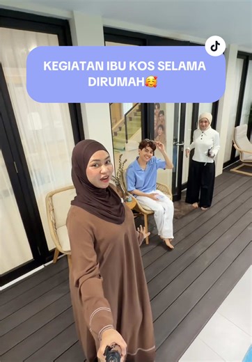 Kegiatan Ibu Kos Saat Buka Puasa