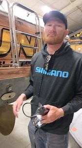 On larger wide boats or those that have a lot of obstructions, you can benefit from actually using two separate mega side imaging skimmer transducers. They are plugged into a special Y cable, one shooting left and one shooting right. Bigger boats can make rigging more difficult but not impossible to add high tech sonar #sonarsunday #humminirdpro #rigging #humminbird | Bigwater Fishing