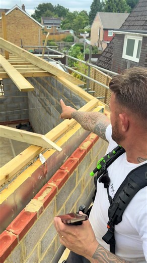 🚀THE STRING LINE IS MIGHTIER THAN THE SAW 🪚🥷🏿 if you over cut your bird mouth we are not friends! ##handcutroof##roofer##CarpentryLife##MillionaireMindset