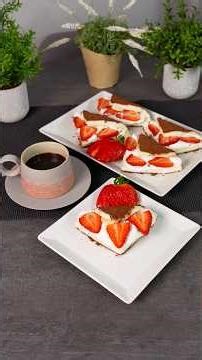 Dreieckskuchen mit Erdbeeren | Strawberry Custard Triangle | Cake | Çilekli Üçgen Pasta #shorts