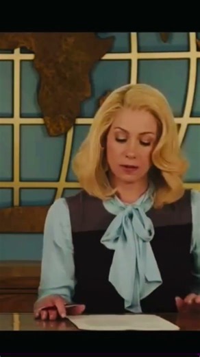 Will Ferrell FORCES Christina Applegate To Break Character During Anchorman!