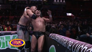 29K views · 81 shares | NEGRO CASAS Y SAM ADONIS. LAS CABELLERAS SOBRE LA MESA. La rivalidad se ha tornado insostenible, los retos fueron lanzados y ahora ambos esperan la firma de los contratos.. | CMLL | Facebook