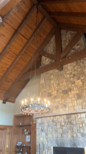 Nothing like warming up next to a fire in the Great Room 🔥 #CurraheeClub #MountainRetreat #CozySeason | Currahee Club