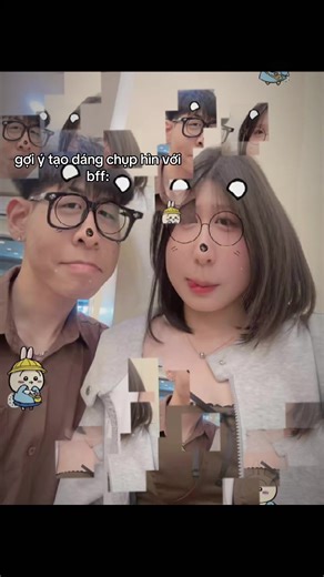 Creative Poses for Photoshoots with Your BFF