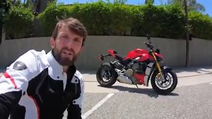 Will you get to work any faster with 200 horsepower? Buckle up for an exotic joyride as RevZilla’s own Zack Courts finds out how Ducati’s newest Streetfighter handles as a Daily Rider. For more information and a photo gallery of the Streetfighter V4, check out Zack’s article on Common Tread: rvz.la/395Vg57 | RevZilla