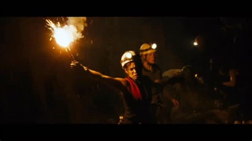 Qu’est-ce qui se cache au fond de cette grotte ? Venez le découvrir ou le redécouvrir dans les #ScaryVendredi 🔥 Le 26 décembre dans nos cinémas ! | UGC