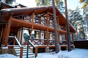 The Best Ways To Remove Ice From Composite Decking