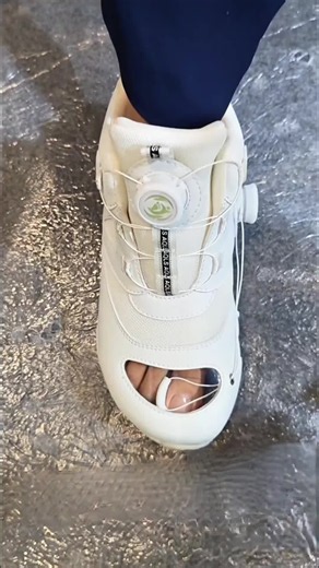 Love this shoe so much! Soft wide toe with arch support, the clear front lets me see my feet anytime without toe pain. #archsupport#foothealth#dailycomfort#bunion #footcare