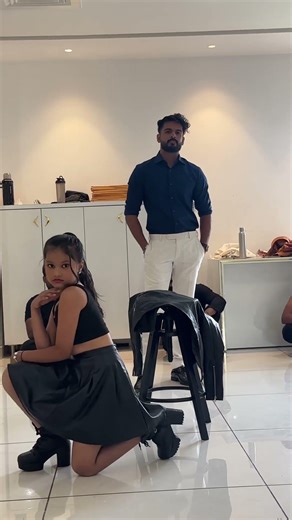 Photo pose training at Athul’s Academy Bangalore #style #fashion #tutorial