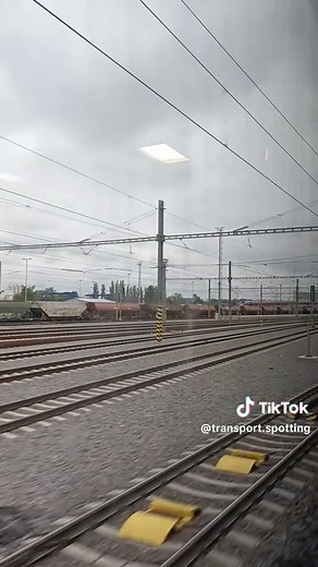 Příjezd vlakem do Pardubic, Česká republika