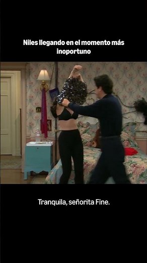 ESE NILES ES MUY CHISMOSO 🤣 #TheNanny #LaNiñera #Niles #AmazonPrimeMx #PrimeVideo
