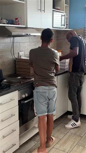 Goeiemiddag, leiers! Ontdek het leven van Diego Noël Adams