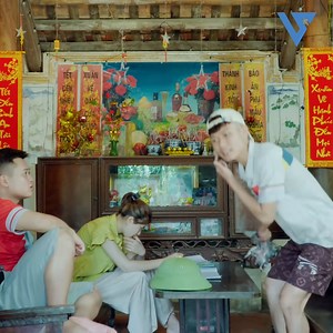 81K views · 1.5K reactions | Anh trai mũ cối làm xôi chim bồi bỏ cho Tú vì bị My ném v.ỡ đầu. #anhtraimucoi | Anh Trai Mũ Cối | Facebook