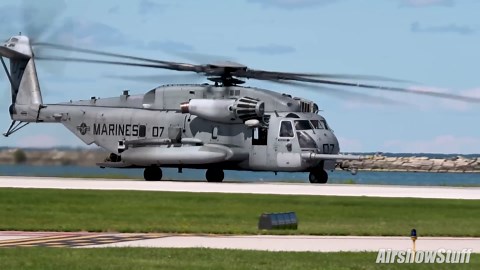 Watch a heavy-lift helicopter hover like it weighs nothing