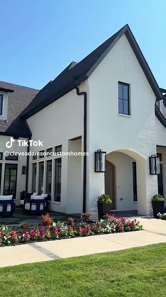 Building Your Dream Home: A Unique Texas Experience