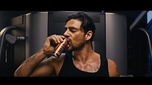 You can't compromise at the gym either. Choose HELL Classic before or after your workout, just like Italian actor Michele Morrone! Prove what you're capable of every time! | HELL ENERGY