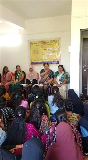 7.CERTIFICATES DISTRIBUTION DR. MEDHA SOMAIYA (FOUNDER CHAIRPERSON), JAN SHIKSHAN SANSTHAN