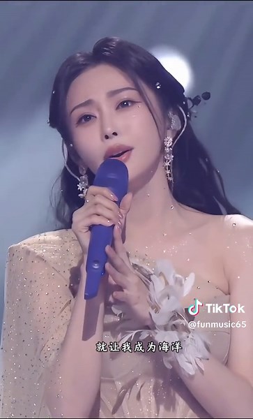 盛夏光年的陈冰现场直拍