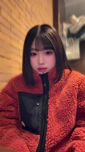 朝の静かなカフェでのろこダンス