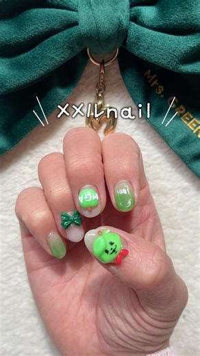 あるイベントがあるので、メメルnailにしました🍏また載せさせてください🙇‍♀️メメル着いてると最強になった気がするw 私は最強〜！