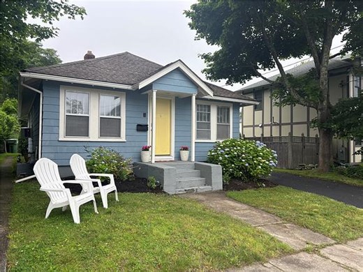 9 Rockland St, Narragansett, RI 02882 | Estately 🧡 | MLS# 1408247