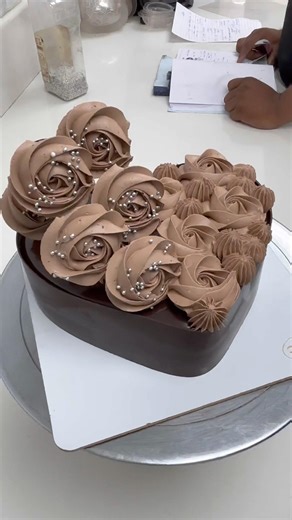 Chocolate heart shape cake decorating ideas #heartcake #cakedesign #ytshorts #birthdaycake #video