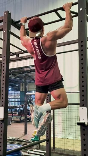 Pull Day powered by FOMO Labs Thunder Bears and Supa Nova! 🔥🔥🔥 🛒 www.fomoverse.shop 🇵🇭 ⚠️ 10% OFF CODE: RAI10 #preworkout #fatburner #fomolabs #raiphysique #supplements #bodybuilding #gymreels | Rai Physique