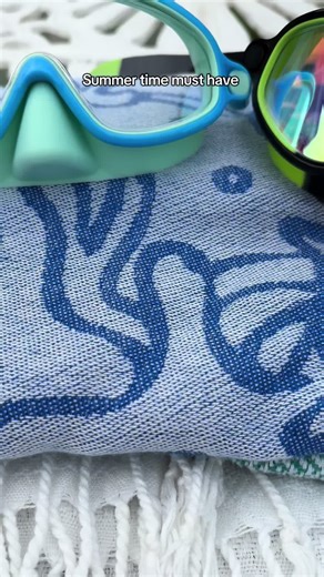 Ready for the pool days ☀️#swimgoggles #summervibes #momhack