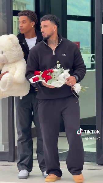 Video di Brayan 🦍 (@bra.jvc) con Reminder - The Weeknd