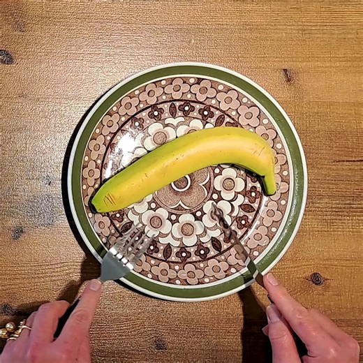 🏫 Belle Le Fevre was a student at Switzerland’s last finishing school, There, girls from around the world learn essential life skills, ranging from the modern, to the practical, to the positively unusual These are the skills that changed her life 👇 https://www.telegraph.co.uk/education-and-careers/2025/06/11/institut-villa-pierrefeu-switzerlands-last-finishing-school/ | The Telegraph