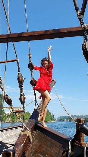 Beautiful girl's splits. Sport motivation #contortion