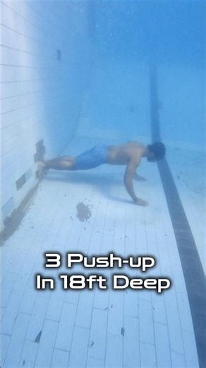 Push-up Challenge in 18ft Deep 🏊🏻 #swimming #swimmingtips #challenge #deepwater
