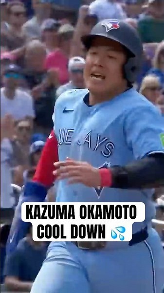 The only way to cool down Kazuma Okamoto! #MLB #Toronto #BlueJays