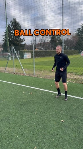 182K views · 33K reactions | ⚡️BALL CONTROL: Taking one touch makes you quicker. Everything is about your body posture. Stay open and use your hip to pushing the ball forward. #football #futebol #technique #coach | coachmarcocosta | Facebook