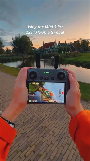 BORNEO DIGITAL on Instagram: "A flexible gimbal means freer creative ideas ✨ Gerakan vertikal jadi makin bebas dengan 225° roll gimbal di DJI Mini 5 Pro. Mau spin shot, orbit, atau cinematic rotate? Semua terasa effortless berkat mode pintar seperti QuickShot Rotate, Timelapse, Spotlight, dan Waypoints. Hasil video vertikal lebih dinamis, smooth, dan beda dari yang lain—pas buat konten kreatif tanpa batas. 💰 Harga DJI Mini 5 Pro: • DJI Mini 5 Pro N3: Rp 12.170.000 • DJI Mini 5 Pro Fly More Comb