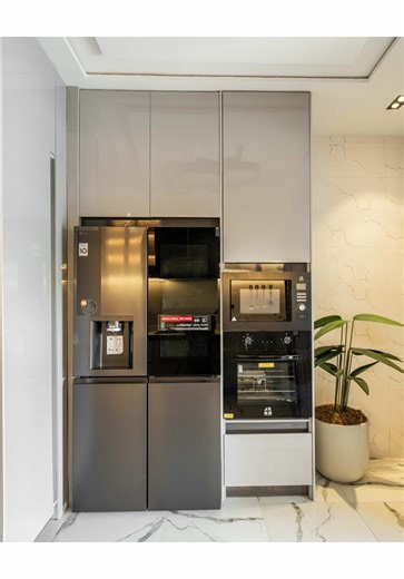 A kitchen isn’t complete without the right appliances and accessories to bring it to life. We design beyond aesthetics every kitchen is thoughtfully planned for functionality, convenience, and everyday ease, so it doesn’t just look good, it works beautifully. Because a truly functional kitchen supports your lifestyle, not just your visuals 🤎 #mayainteriordesigns #kitcheninterior #benincityinteriordesigner