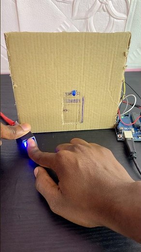 Contrôle de porte avec Arduino utilisant un scanner d'empreintes digitales #electronique #projets