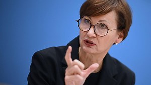 Stark-Watzinger pocht auf mehr Bund-Kompetenzen