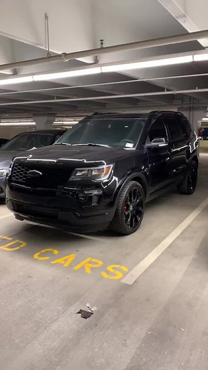 2019 Ford Explorer Sport￼