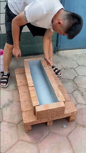 Use red bricks to simulate the house leakage test, and easily solve the leakage troubles with