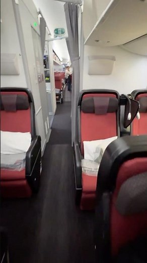 Flying in Style: Inside JAL’s Premium Economy – Comfort, Space, and Amenities