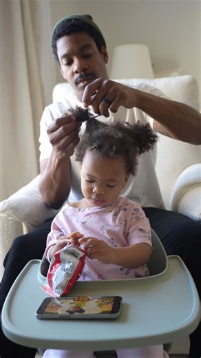 Daddy daughter hair day💓 I’m trying to become better at doing my daughter’s hair. The only way is by practicing and stepping out of my comfort zone. It brings me great joy to be able to be a dependable partner in all aspects when it comes to our children and that means learning to do our daughter’s hair. I have a long way to go, but I’m definitely proud of the progress I’ve made so far. Let me know how I did in the comments below?👇🏽 #Barber #daddydaughter #hair #haircare #daddy #family #famil