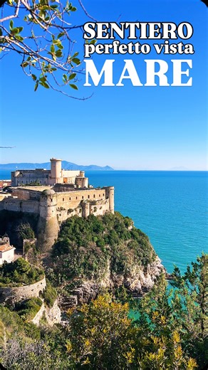 Claudia Perna on Instagram: "🥾IL SENTIERO TRA MARE E STORIA NEL LAZIO 🇮🇹 📍Gaeta (LT), Lazio - Parco Monte Orlando 🤩 Il percorso regala bellissime viste panoramiche su Gaeta, il mare e le isole pontine e offre una combinazione unica di storia romana e militare borbonica con macchia mediterranea! 👇🏼Qui tutte le info: 📏Lunghezza: 7/8 km ⌛️Durata: 2/3 ore 🤠Difficoltà: facile/turistico 🏁Partenza: solitamente dal parcheggio del Santuario della Montagna Spaccata o da Gaeta Medievale ☀️ Period