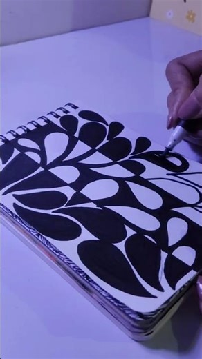 "Black & White Abstract Doodle 🖤✨ #Shorts"