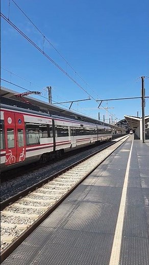 464209 saliendo de València-Nord por vía 5 #renfe #cercanias