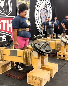 3.9M views · 10K reactions | Her grip strength is elite, she's completely unphased 朗 | Lessons Learned In Life | Facebook